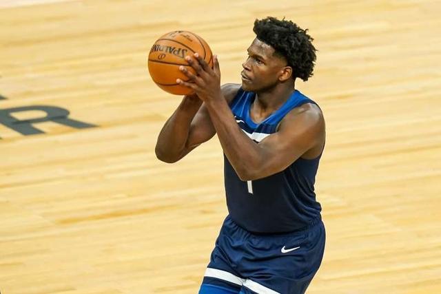 体育山东西王男篮完成赛前体测 丁彦雨航暂时缺席