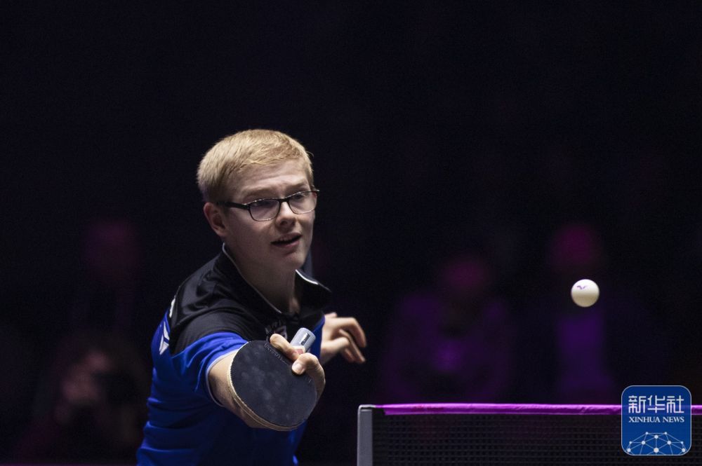 连扳三局！向鹏3-1力克格罗特 晋级男单八强