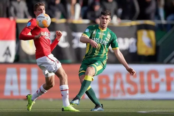 卡位更加坚 卡位更加坚