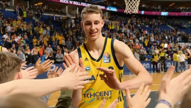 WTT总决赛抽签出炉，国乒首轮4场内战，张本美和倒霉陈幸同辟谣